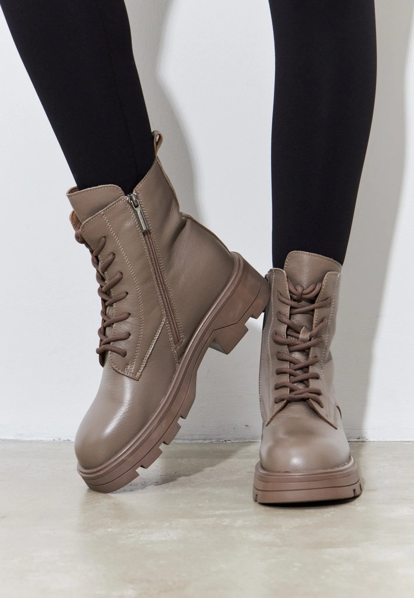 Casual Lace-up Ankle Boots - Brown