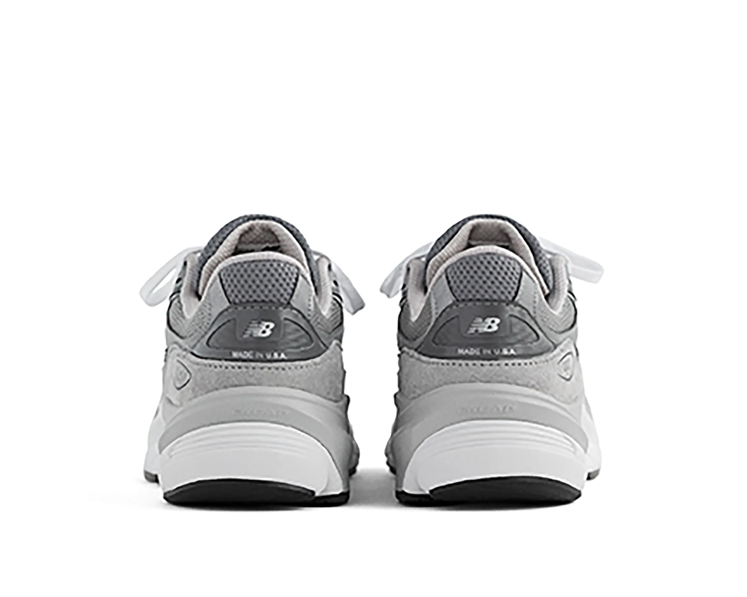 Men`s M990v6 Sneakers